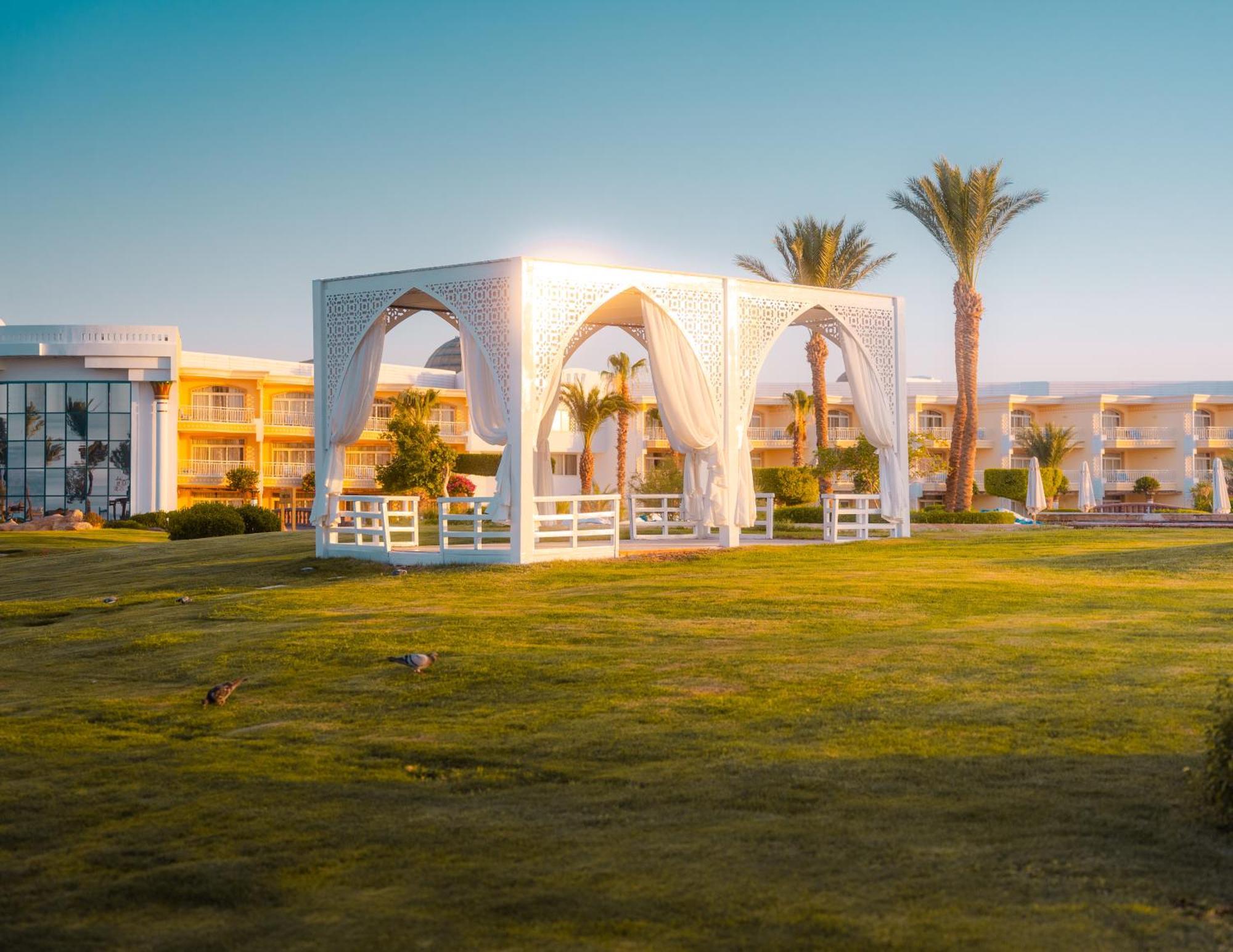 Palm Royale Resort - Soma Bay Bagian luar foto
