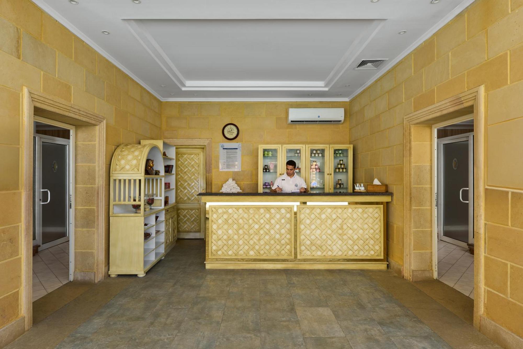 Palm Royale Resort - Soma Bay Bagian luar foto
