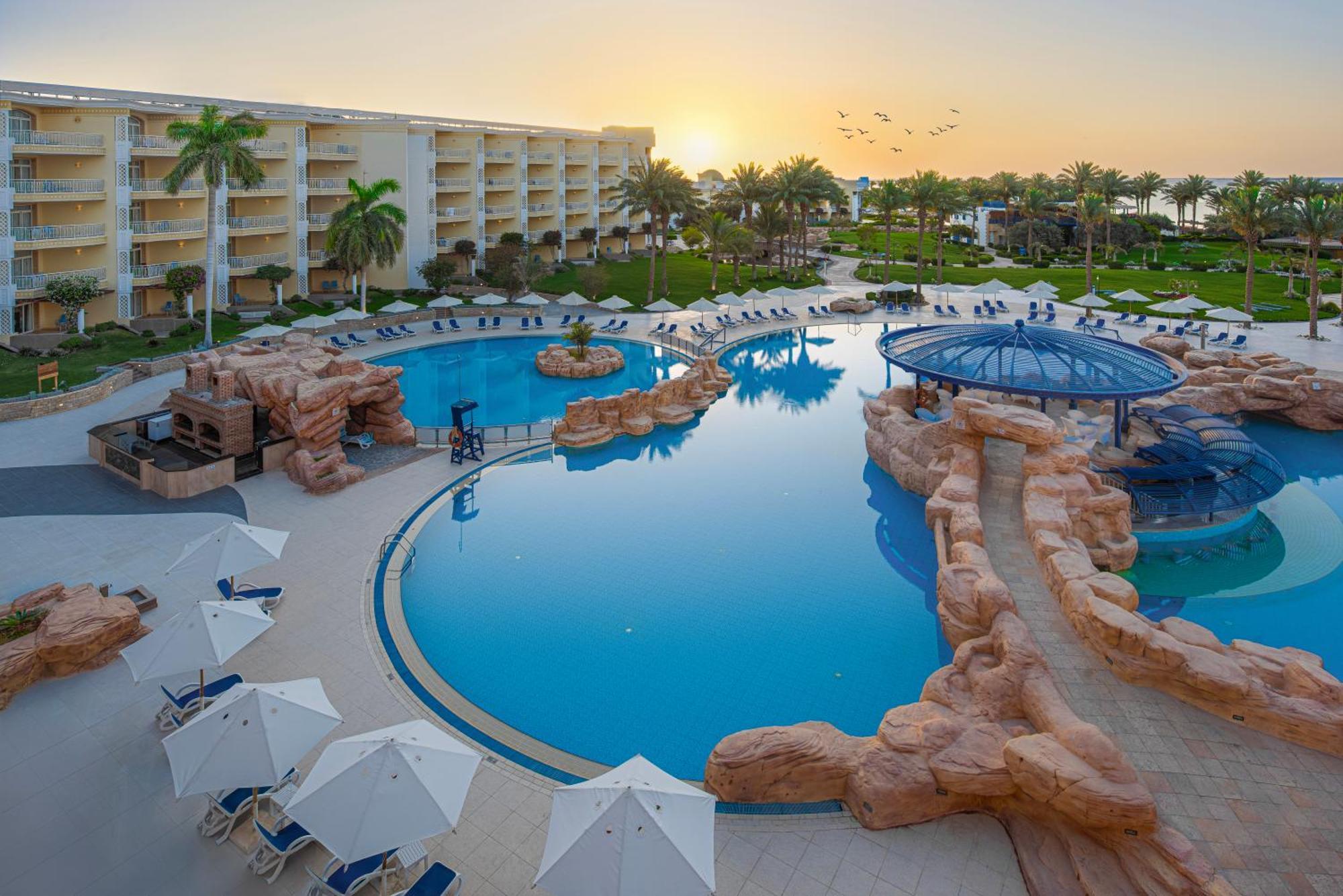 Palm Royale Resort - Soma Bay Bagian luar foto